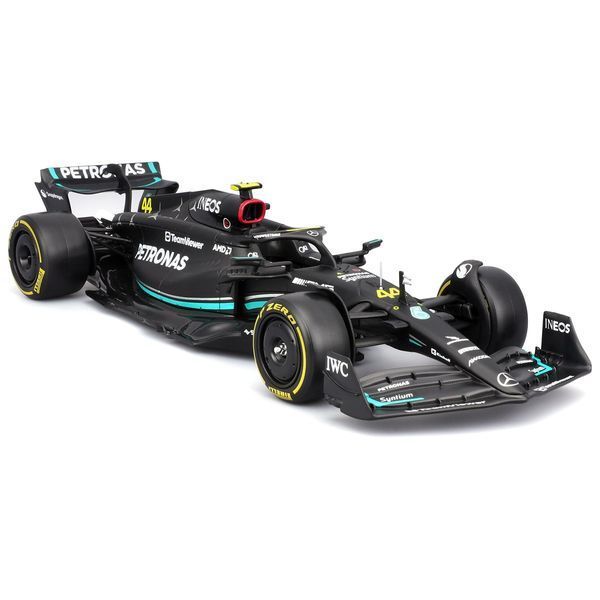 Автомодель з фігуркою &ndash; Mercedes‑AMG Petronas F1 W15 (2024) (1:24) 18-28069 (#44) фото