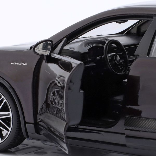 Автомодель - Porsche Macan 4 Electric (чорний, 1:24) 18-21114 фото